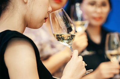 Các Khái Niệm Cơ Bản: Acidity Trong Rượu Vang Là Gì?